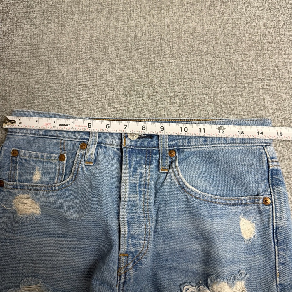 Levi's 501 High Rise Cut Off‎ Denim Shorts W26 Light Wash Distressed Frayed Hem - Picture 12 of 13